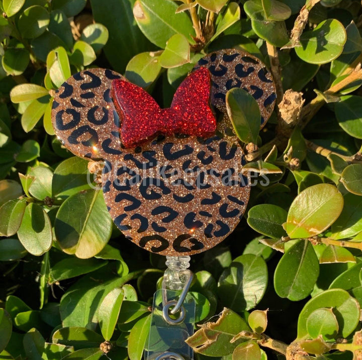 Minnie head badge reel